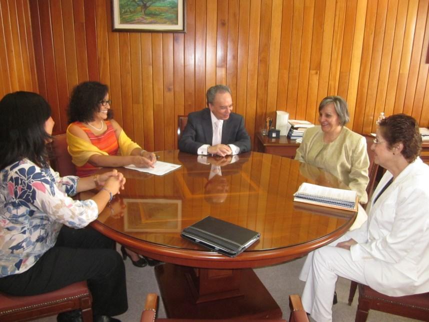 Asunción Torres Mercado, Presidenta del Consejo Directivo, clausuró las actividades de la XXXIX Asamblea General Ordinaria, acompañada de los demás