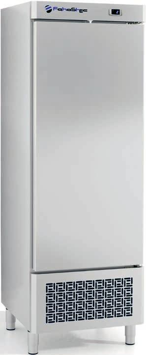 Armarios refrigerados FA500/FA1000 Reach-in refrigerators FA500/FA1000 - Exterior e interior en acero inoxidable AISI 304, respaldo en acero galvanizado.
