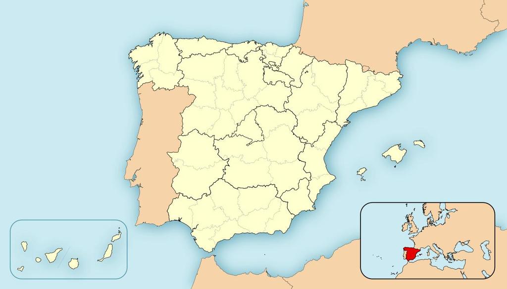 España está situada entre dos continentes: Europa, de la que formamos parte por estar unidos por los Pirineos y África.