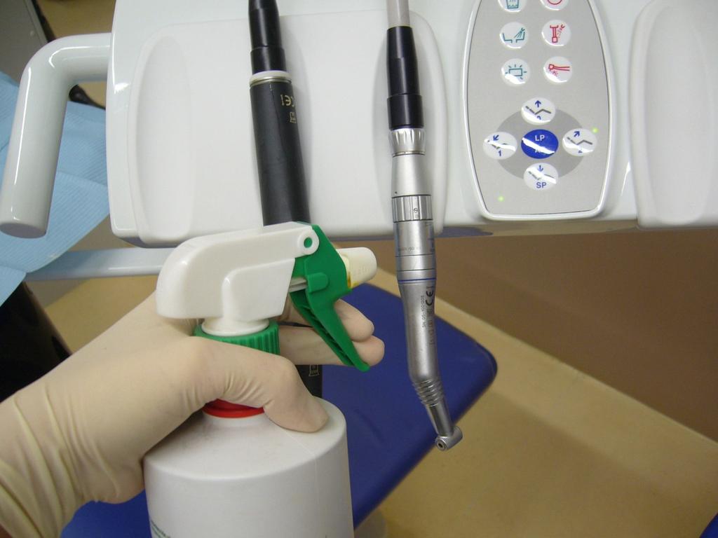 Unidad dental Limpiar los instrumentos rotatorios
