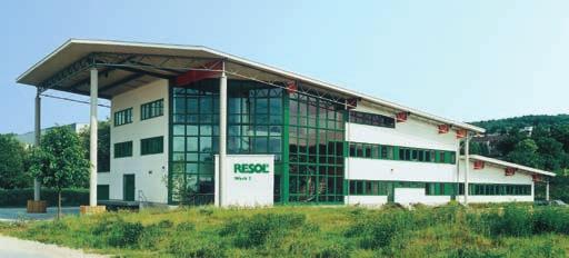 Bienvenidos a RESOL Aprovechar la energía solar de forma inteligente Desde que inició su actividad empresarial en el 1977, la empresa RESOL es conocida por su inteligente técnica de regulación de los