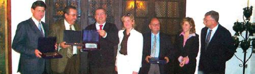 El 6 de febrero de 2004, el presidente de la antigua Cordoliva (entonces Hojiblanca y ahora Dcoop) entrega los premios a la calidad de la campaña 2002/03, cuyos ganadores fueron: