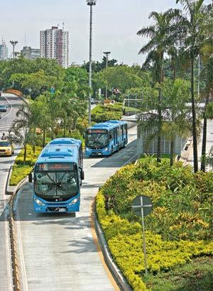 Desde el 2002 el Ministerio de Transporte está implementando la Política Nacional de Transporte Urbano, con inversiones que ascienden a USD 7 billones en 14 ciudades del país.