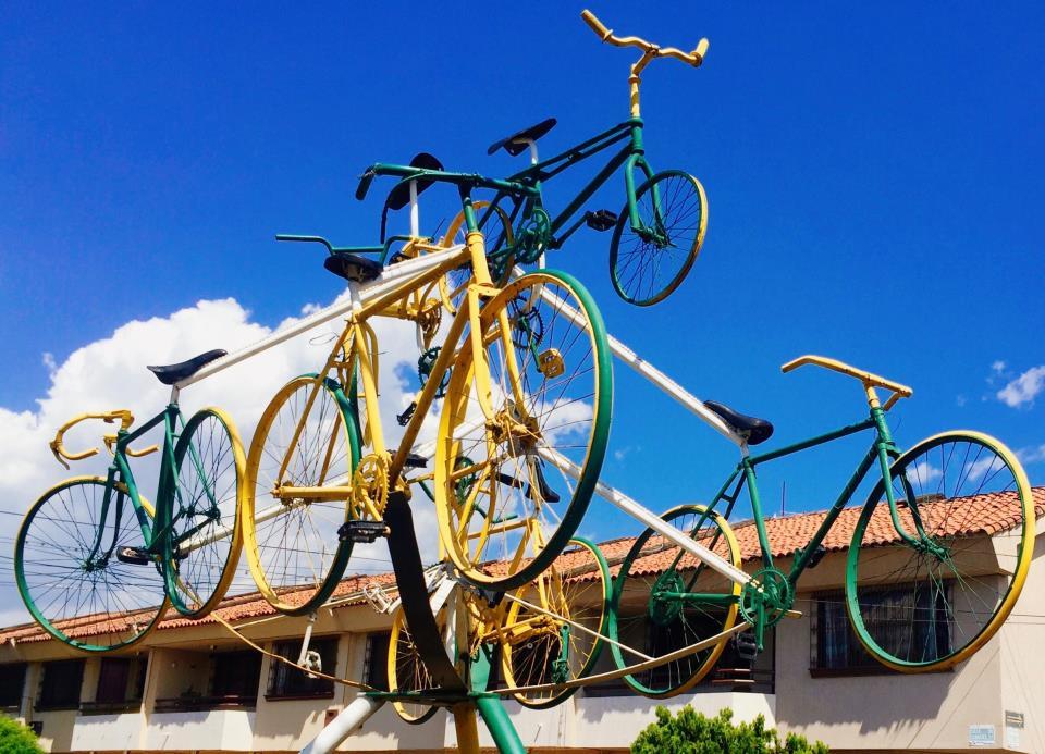 Componente histórico En Palmira la bicicleta llega con el auge del sector agropecuario de finales del siglo XIX.
