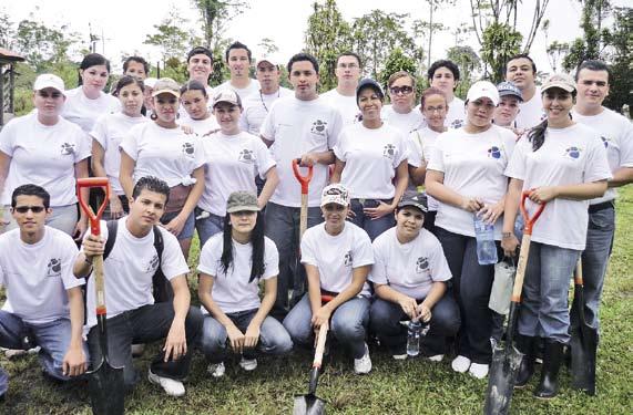 En Honduras se desarrollaron dos programas adicionales: a) El Programa Fundamentos Empresariales en Escuelas Públicas que se desarrolla en tres escuelas en Tegucigalpa, San Pedro Sula y La Ceiba; y