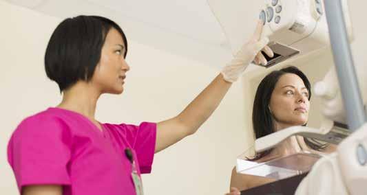 Es hora de realizarse una mamografía? Una mamografía es una radiografía de la mama. Se usa para detectar el cáncer de mama y otros problemas.
