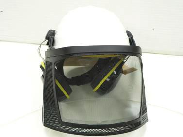 Casco con protección facial y auditiva acopladas Casco con linterna acoplada 3.4.