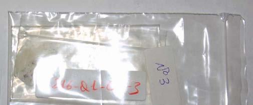 M-10-4-A-3 Masa blanquecina seca contenida en una bolsa etiquetada 216-Q1-04-3, dentro de otra bolsa etiquetada Nº 3, con un peso bruto de 6,9 gramos, situada, junto a las bolsas que contienen las
