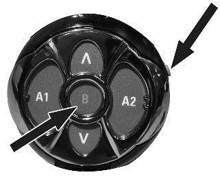 Active el modo de registro en un auricular presionando simultáneamente el botón B y el botón de encendido (rojo).