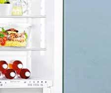 1 Combinado refrigerador- congelador integrable de 76 cm ancho 3 Estant es Premium-Gl assl sline.