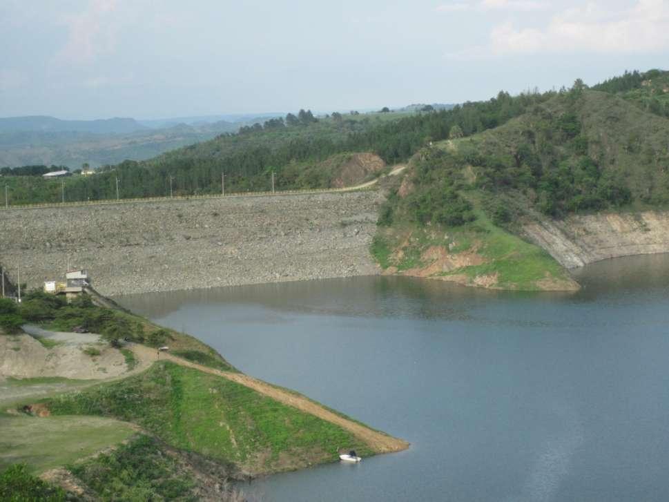 Potencial Hidroeléctrico de La Sierra Total: 6,054 millones de kilovatios/hora/año Utilizable (30%):