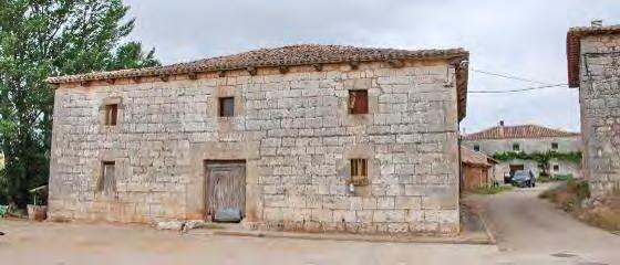 Dice la web de Sandoval de la Reina que en Barruelo de Villadiego sorprende al visitante el número de casas construidas en piedra en una comarca en la que el adobe era el principal material de