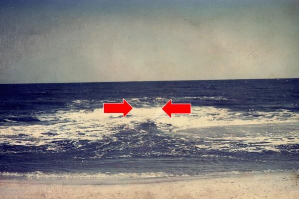 Imagen 24. En esta fotografía del U.S. Army Corps of Engineers se observa claramente el reflujo desde la orilla hacia el centro, formando un cuello de resaca.
