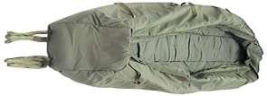 Fig. 170 Casco antifragmento ARTÍCULO 114.- La bolsa de dormir es empleada por el personal de generales, jefes, oficiales y tropa en actividades operativas.