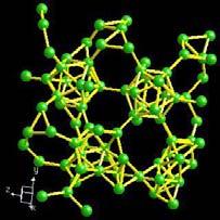 Propiedades de los compuestos covalentes Sólidos covalentes: Los enlaces se dan a lo largo de todo el cristal. Gran dureza y P.F alto. Son sólidos. Insolubles en todo tipo de disolvente.