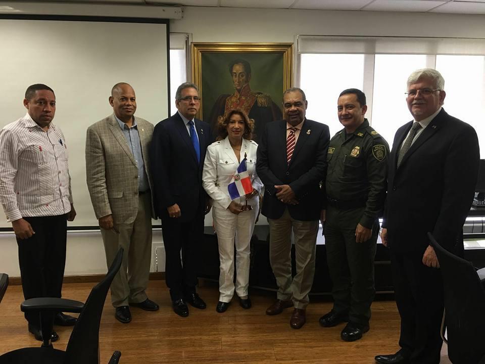 El diputado Orlando Espinosa, presidente de la comisión permanente de Interior y Policía viaja a Colombia a vivir experiencias exitosas y