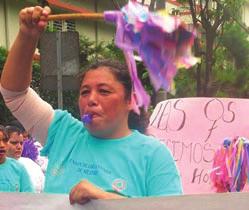 Caja de Herramientas Para promover la Equidad de Género desde los Gobiernos Locales Durante los últimos cinco años, se ha generado una ola de experiencias en Centroamérica que demuestran las