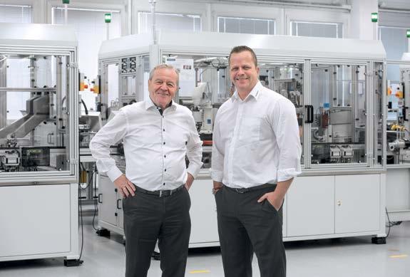 Introducción Heinz y Philip Schmersal, socios gerentes del Grupo Schmersal Soluciones de seguridad óptimas para sus procesos de fabricación El Grupo Schmersal desarrolla, sobre la base del programa