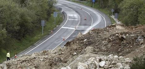 Impactos fase diseño carreteras Carreteras: - Taludes de desmonte y terraplén: aumento de daños localizados.