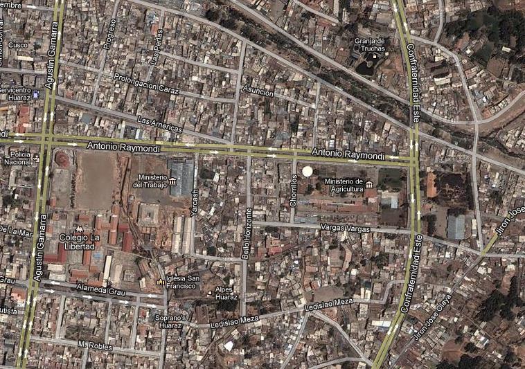 RELACIÓN - CONTEXTO ACCESO y SALIDA N El terreno se encuentra ubicado en el aro vial que conforman las avenidas de conexión