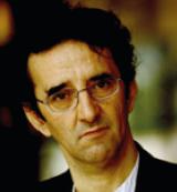 9. Roberto Bolaño (1953-2003) Nació en Chile. Fundó el movimiento poélco infrarrealista en 1975. Residió en España, donde desempeñó trabajos muy diversos.