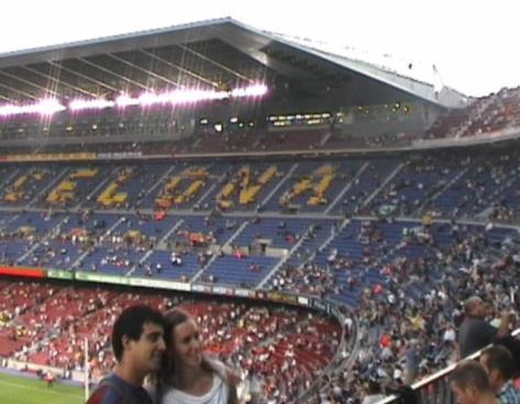 mediapunta mediocentro central interior derecho lateral derecho El estadio del FC Barcelona se