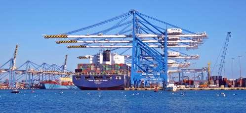 Los Puertos hoy en día El 70% de la carga vía marítima Contribuyen al desarrollo económico y social de los países.