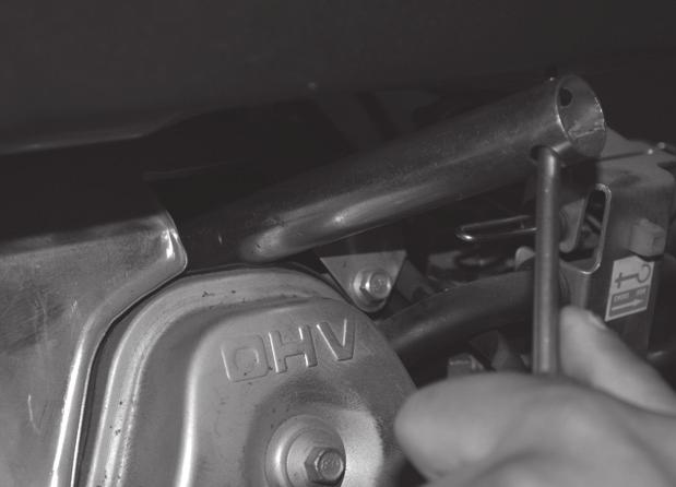 generador proceda de la siguiente manera:. Asegurese que la válvula de gasolina está en posición OFF. 2.