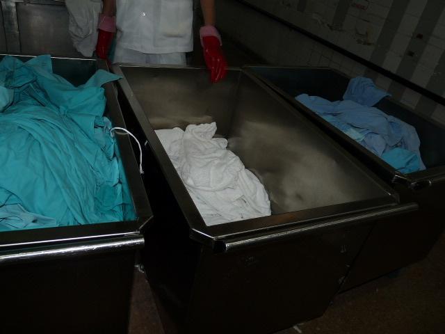 Conteo de la ropa sucia La ropa sucia generalmente se cuenta; entonces, debe ser contada en el lavadero o en sectores exclusivos del lavadero o
