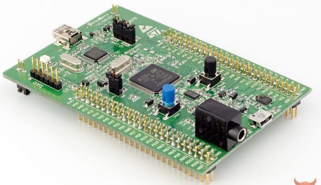 TARJETA STM32F4DISCOVERY Tiene un controlador de alto desempeño, Microcontrolador STM32F407VGT6 con 1 MB de memoria flash, 192 KB de RAM.