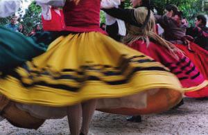 Xornadas de folclore galego > BRINCADEIRA CANTIGAS E AGARIMOS COLEXIATA DO SAR ULTREIA COMBO DOMINICANO ORQUESTA Paseo Central da