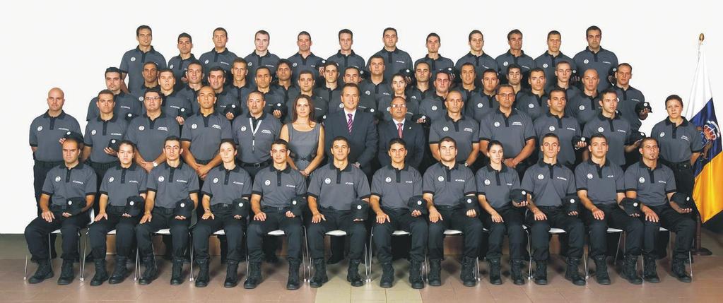 establece entre sus fines principales los de la promoción de la formación profesional de los bomberos, protección civil y otros servicios relacionados