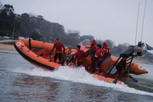 Cruz Roja Española en Cantabria Plan de Socorros y Emergencias Salvamento marítimo Operaciones de búsqueda, salvamento y rescate El equipo de Salvamento Marítimo cubre las emergencias marítimas hasta