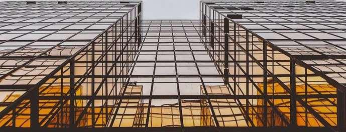 6.3.2. La adaptación de edificios tradicionales a edificios inteligentes Sin duda, uno de los atractivos actuales de un edificio es su nivel de eficiencia y cuán sostenible es.
