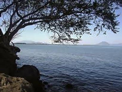 Punta San José: Está ubicada en el extremo oeste de Nicaragua, es de arenas oscuras y aguas del océano pacifico, playa virgen, cuya costa está