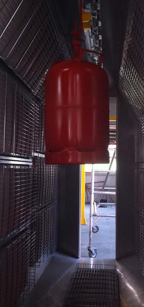 Válvula manual "shut-off" o válvula manual termoestática integrada en caso de paneles catalíticos IR utilizados como unidades de calefacción de espacios o para tratamientos térmicos industriales