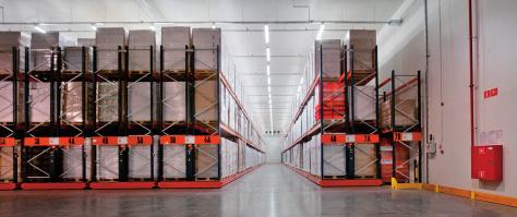 Dos sistemas de almacenaje distintos en el centro logístico de JAS Ubicación: Polonia Mecalux ha