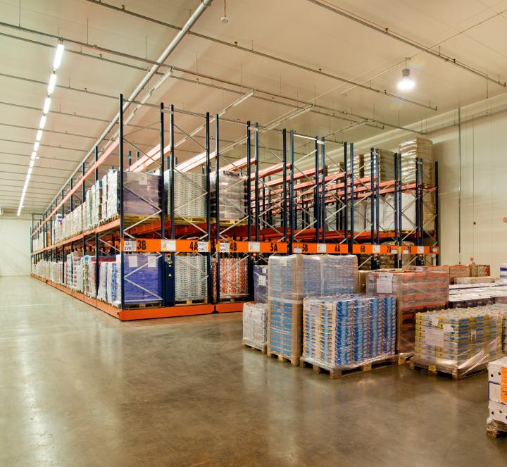 Beneficios para JAS-FBG S.A. - Máxima capacidad de almacenaje: el almacén de JAS-FBG S.A. tiene capacidad para almacenar 10.820 palets.