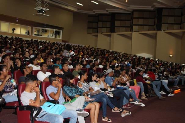 SEMINARIO DE INDUCCIÓN A LA VIDA UNIVERSITARIA 28 de Febrero Más de 800 estudiantes de