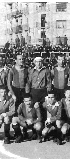 Ricard Pére-Piqué, que va ser president anys després, ho recordava així: «A mitjan 1962, el nostre club anava molt malament, perdíem la Tercera Divisió, el president havia desaparegut i es devien