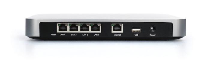 6. PASOS PARA CONECTARSE A INTERNET En los puertos Ethernet Paso 1: Conectar, mediante cable UTP con conectores RJ45, el puerto