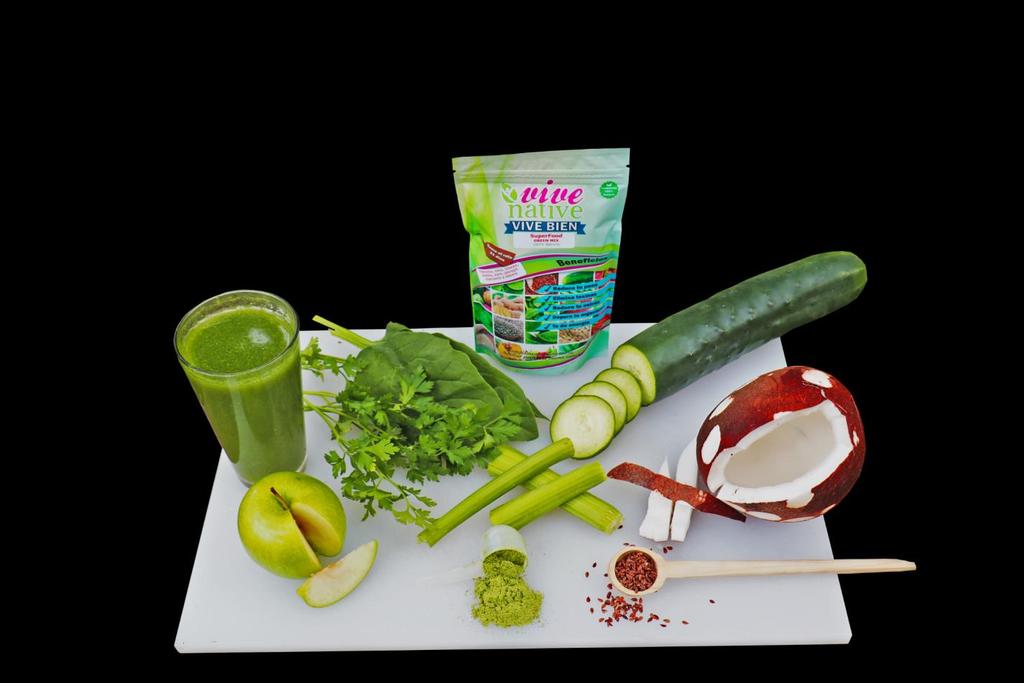 GreenMix SuperFood jugo verde con alto contenido de proteínas, vitaminas, antioxidantes, minerales y fibra que ayudan a la regeneración del cuerpo por dentro y fuera Beneficios Mejora el