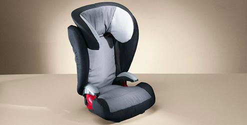 Es posible acoplarlos en el coche con el cinturón de seguridad o de los soportes ISOFIX La inclusión de anclaje Top Tether evita que el asiento para niños tenga un choque frontal.