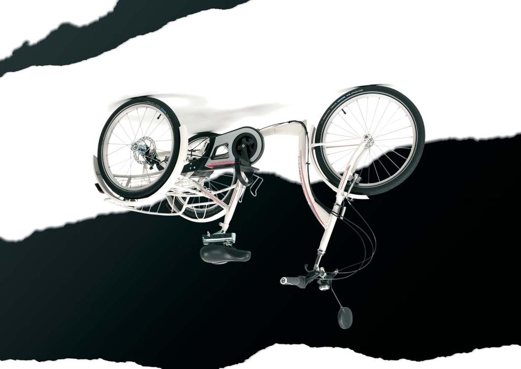 Freedom es un triciclo robusto ideal para adolescentes exigentes disponible en blanco y negro. Un triciclo perfecto para pasear por el campo campo. Gama de opciones disponibles en la página 22.