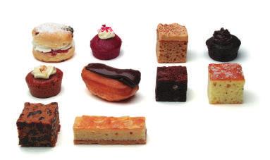 Bandejas de petits fours dulces Surtido de mini pasteles (117 unidades) Mini cakes de limón y semillas de amapola (30g), mini cakes de café y nuez (37g), mini brownies (27g),