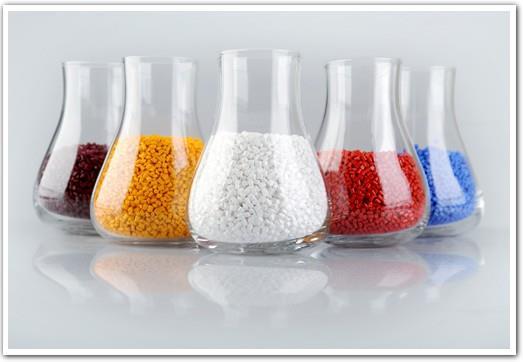 Alternativas para modificar las Bolsas Plásticas Químicamente Al producir las resinas base.