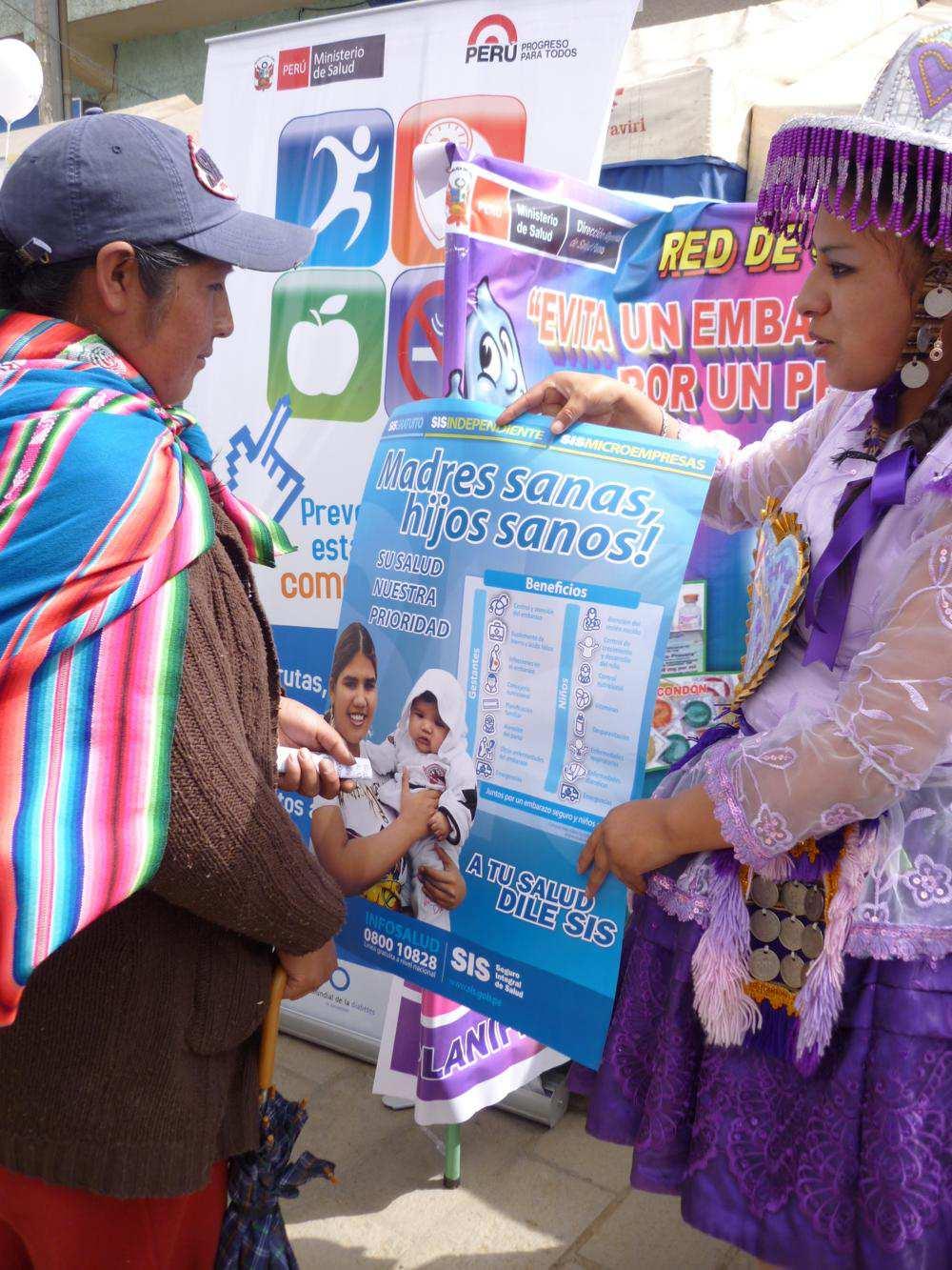 Puno: Intercambio experiencias entre vigilantes la salud Perú - Bolivia.