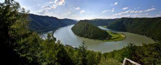 Nos movemos de orilla a orilla del Danubio, rodeados