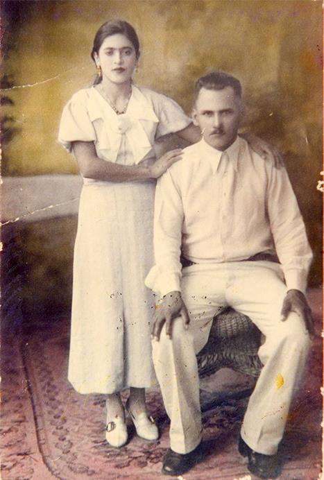 Carlota Aguilar y Alfredo Palacios Cundapi, fotógrafo anónimo, sin fecha, copia digital.