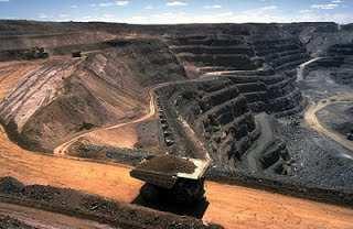 Explotación del carbón A cielo abierto: se utiliza cuando el carbón, sobre todo el lignito, se encuentra a poca profundidad.